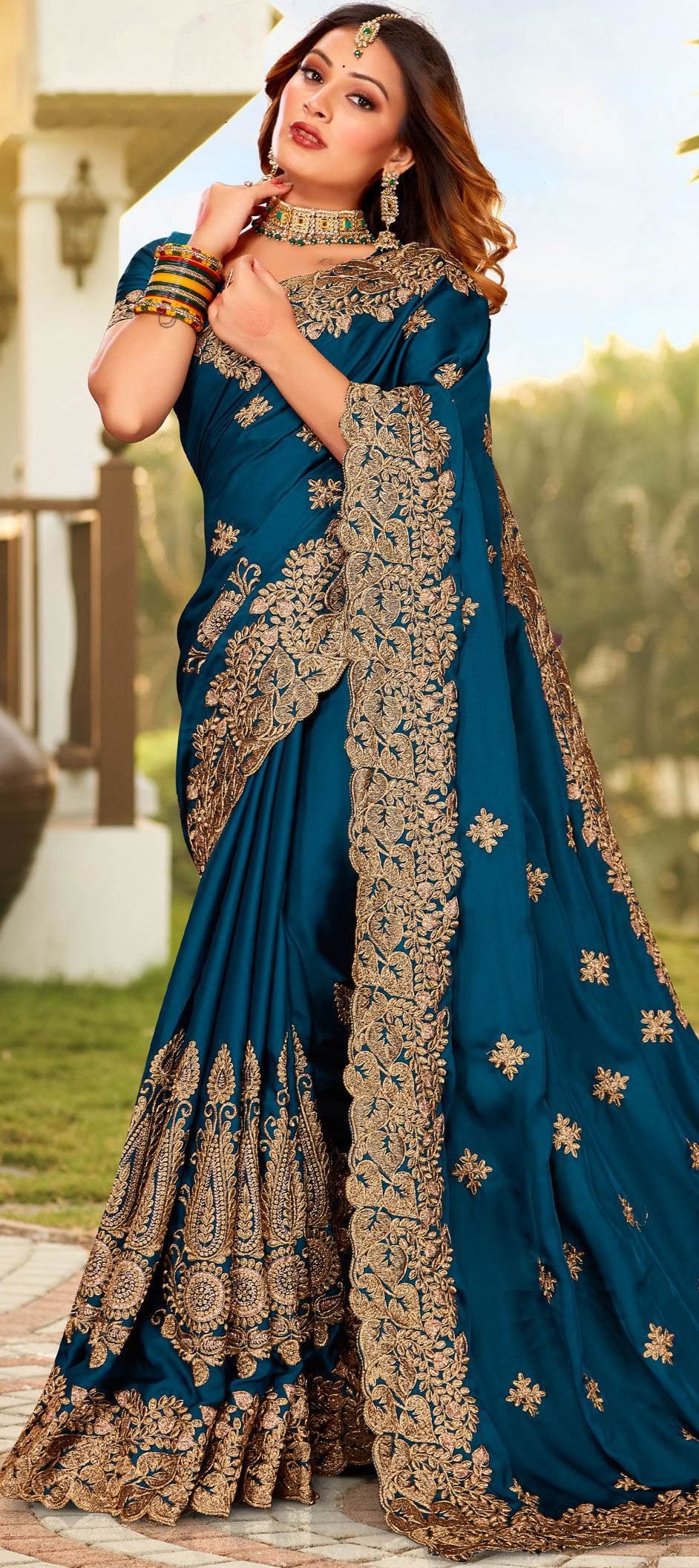 KANOODA Georgette Navy Blue Lace border Saree With Blouse